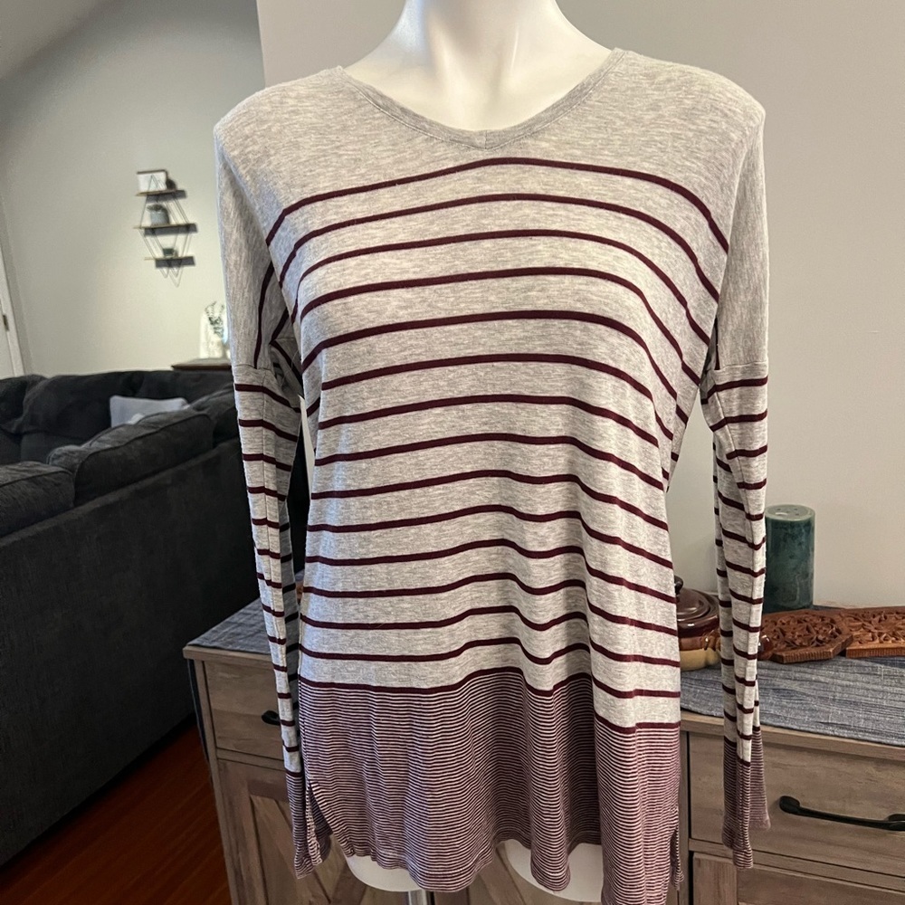 Orvis grey and burgundy sweater